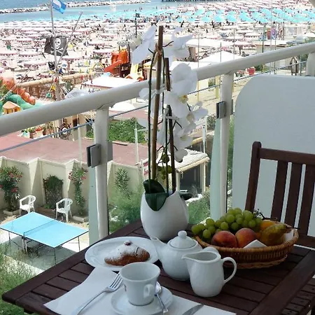 Hotel Thea 3*